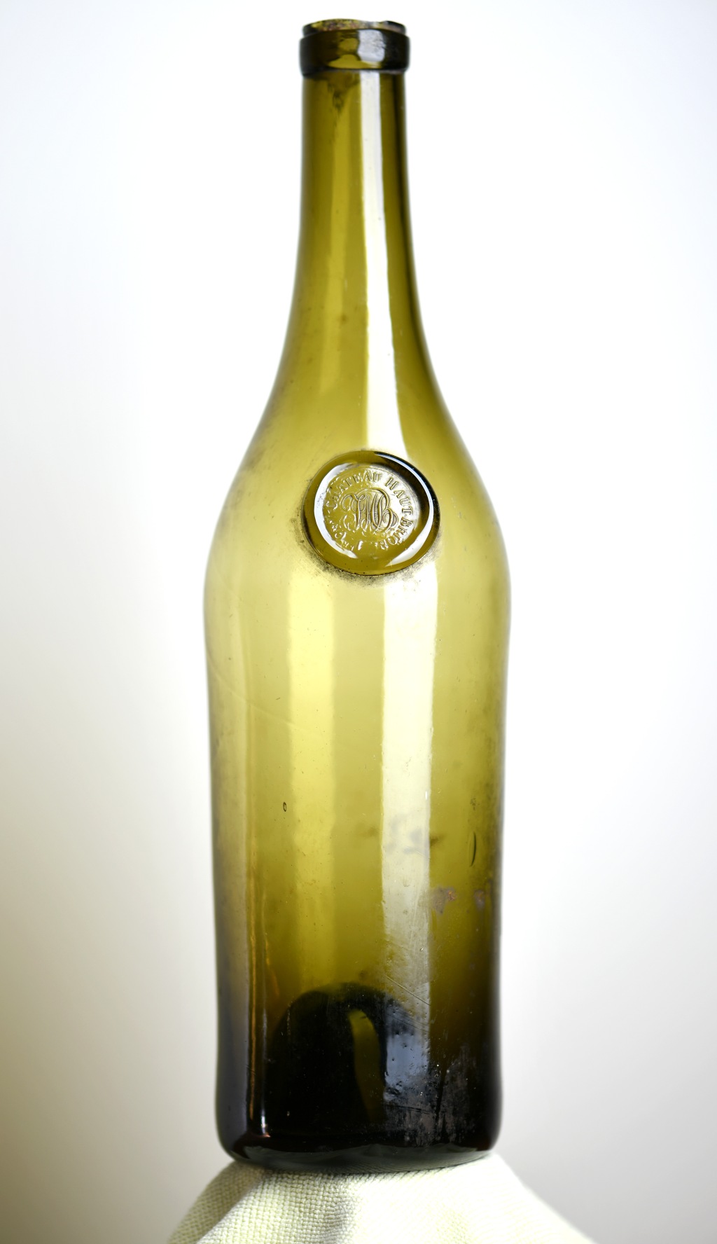 Où il est question d’une prestigieuse bouteille de Haut-Brion datée de 1825 à 1836 – About a prestigious Haut-Brion bottle dated 1825 to 1836